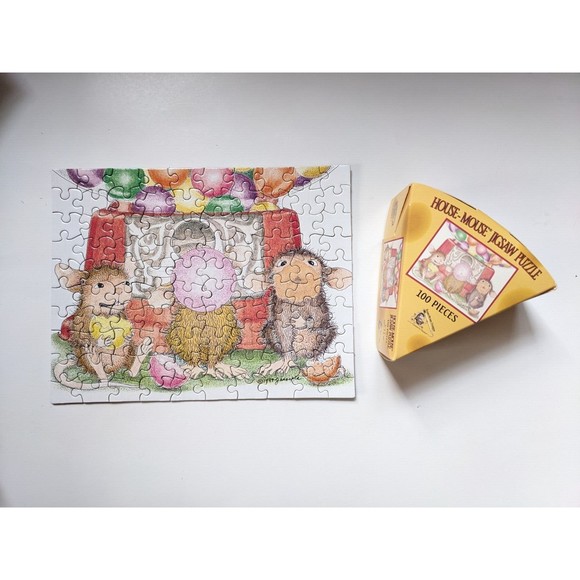 Vintage House Mouse Mini Jigsaw Puzzles Cheese Wheel Shaped Set of 6 Complete - Picture 4 of 9